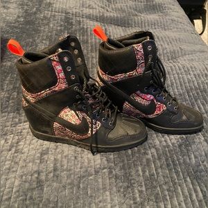 Nike women’s dunk sky hi